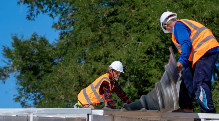 Professional metal roof installation in Estacada, OR